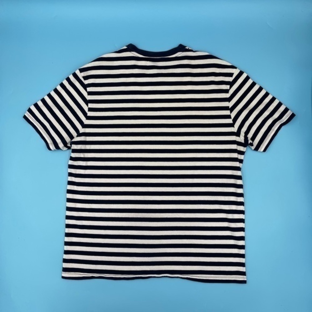 GUESS Embroidered Tee - Picture 3 of 3